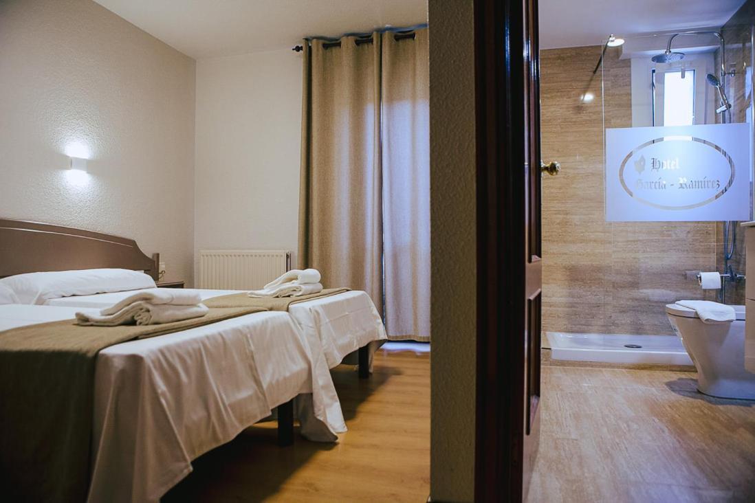 Hotel&Bar Ducay أوليتي الغرفة الصورة